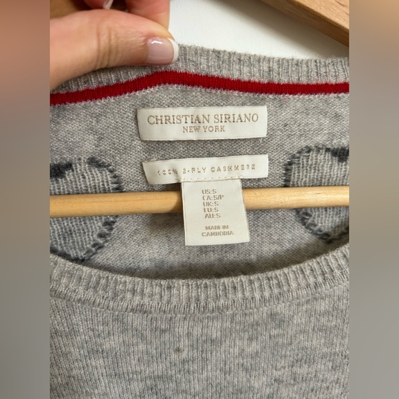 Christian Siriano 100% cashmere knit sweater grey with heart design - Picture 2 of 4